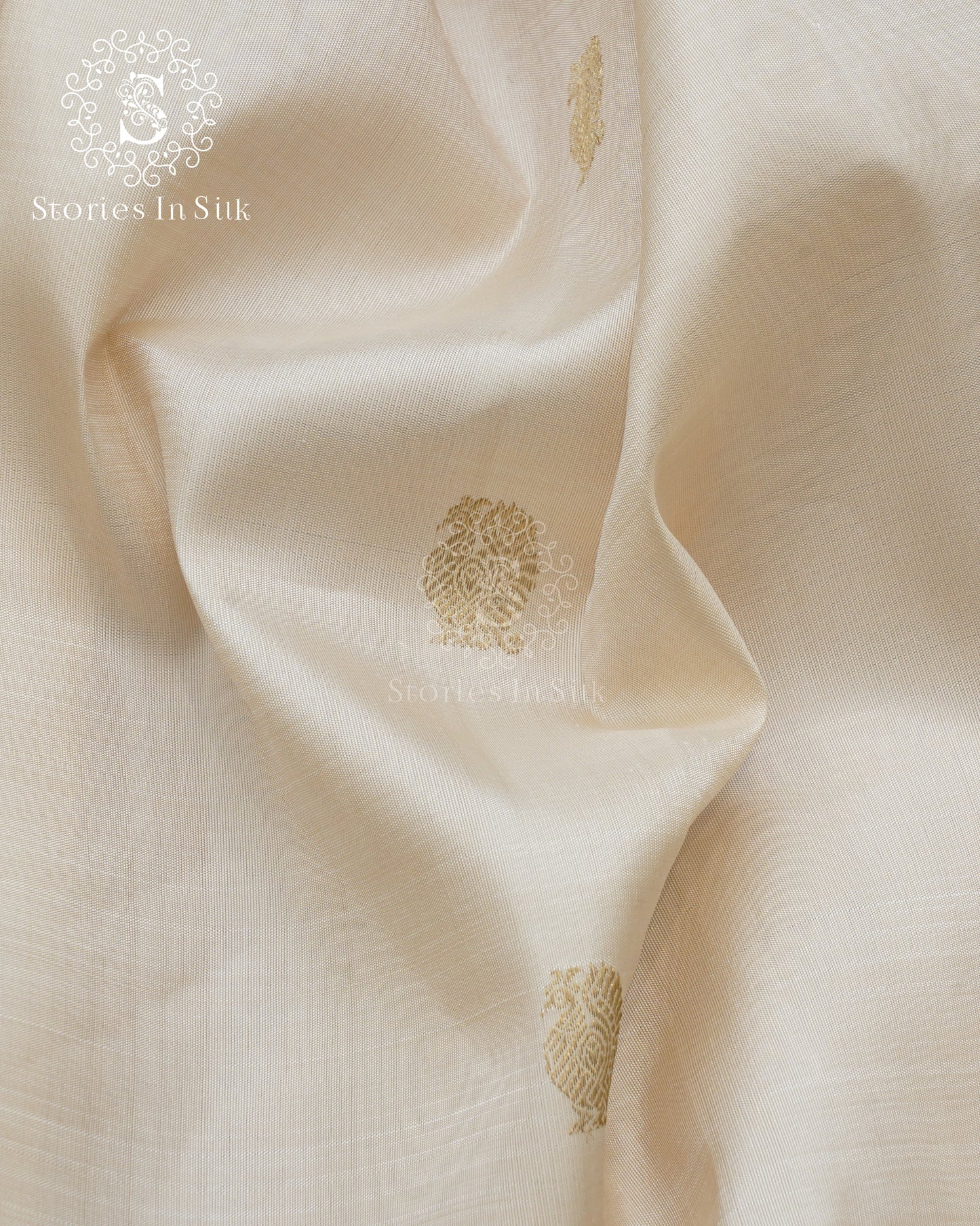 Ivory Elegance Borderless Silk Saree - KS016