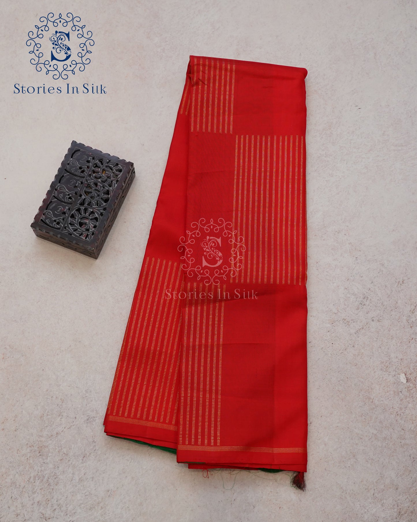 Scarlet Charm Borderless Silk Saree - KS004