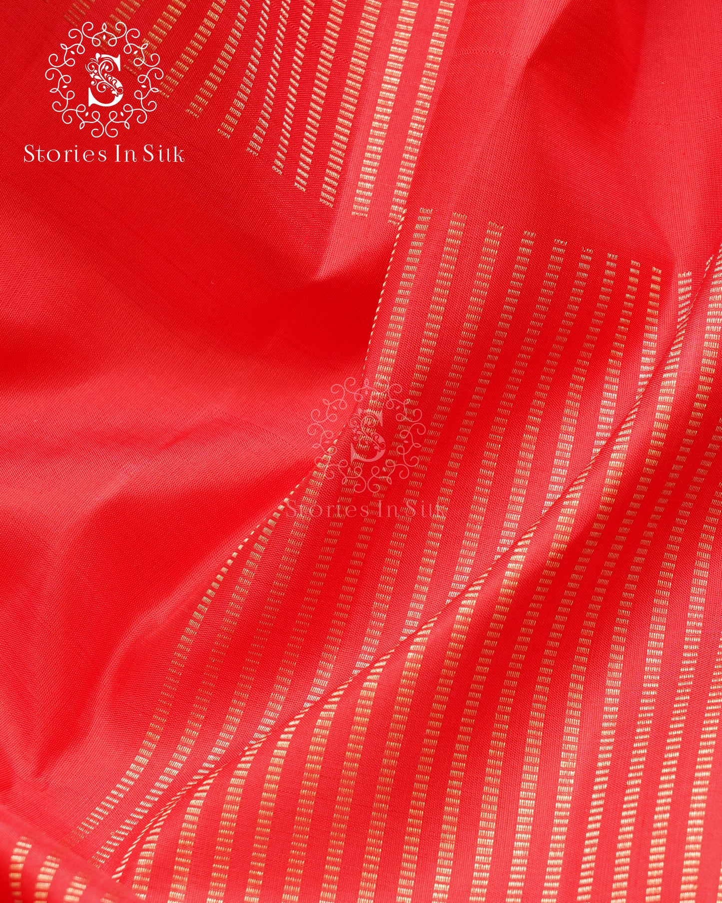 Scarlet Charm Borderless Silk Saree - KS004