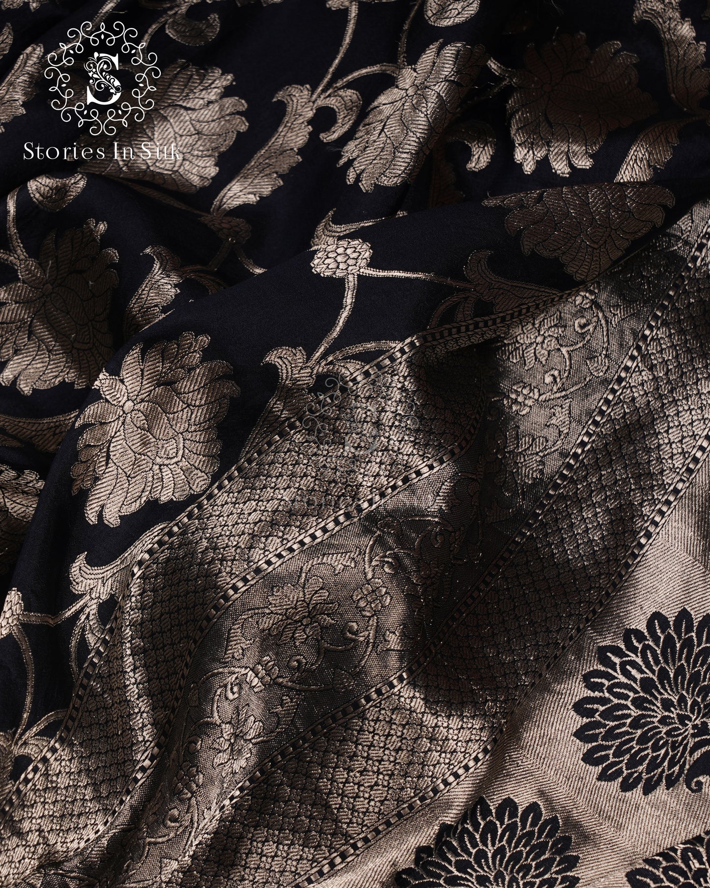 Noir Royale Pure Banaras Silk Saree - MAN112