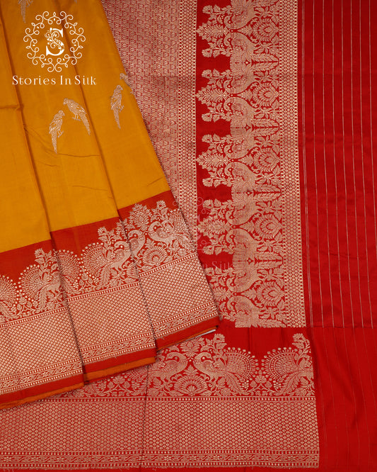 Sunlit Grace Pure Banaras Silk Saree - ANA079